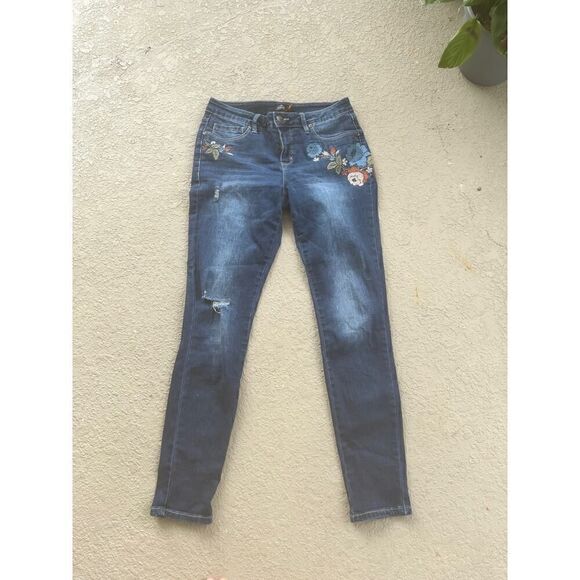 Royalty For Me Skinny Jeans Woman's‎ Size 8 Blue Denim Embroidered Floral - Picture 1 of 6